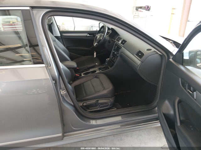 1VWBV7A33FC122240 Volkswagen Passat 2.0l Tdi Se