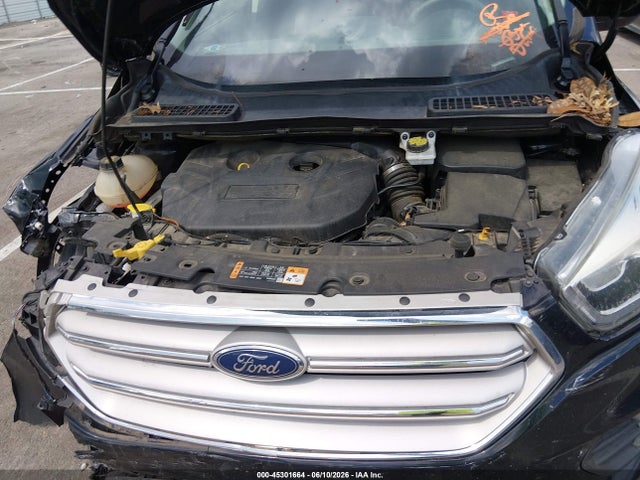 45301664 :رقم المزاد ، 1FMCU0J96HUD75213 vin ، 2017 Ford Escape Titanium مزاد بيع