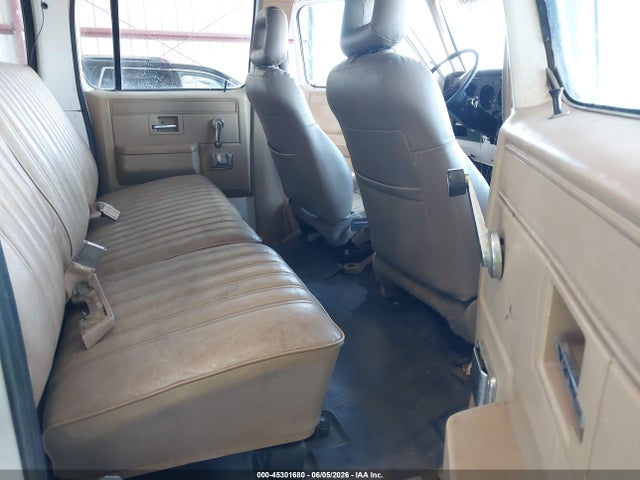 45301680 :رقم المزاد ، 1G8GK26MXGF162346 vin ، 1986 Chevrolet Suburban K2 مزاد بيع