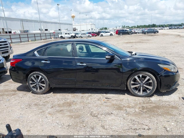 45301718 :رقم المزاد ، 1N4AL3AP0HN330962 vin ، 2017 Nissan Altima 2.5 Sr مزاد بيع