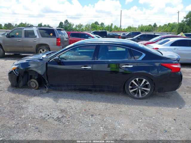 45301718 :رقم المزاد ، 1N4AL3AP0HN330962 vin ، 2017 Nissan Altima 2.5 Sr مزاد بيع