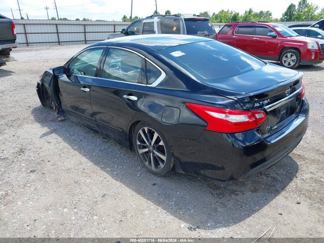 45301718 :رقم المزاد ، 1N4AL3AP0HN330962 vin ، 2017 Nissan Altima 2.5 Sr مزاد بيع