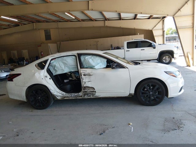 45301773 :رقم المزاد ، 1N4AL3AP1JC477261 vin ، 2018 Nissan Altima 2.5 Sr مزاد بيع