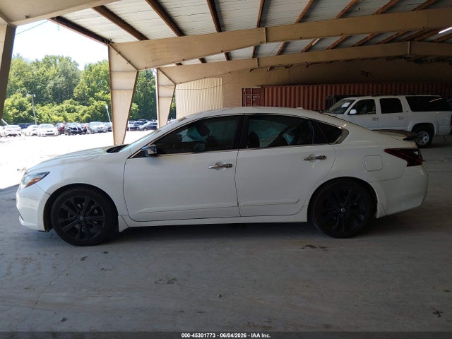 45301773 :رقم المزاد ، 1N4AL3AP1JC477261 vin ، 2018 Nissan Altima 2.5 Sr مزاد بيع