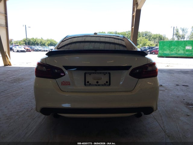 45301773 :رقم المزاد ، 1N4AL3AP1JC477261 vin ، 2018 Nissan Altima 2.5 Sr مزاد بيع