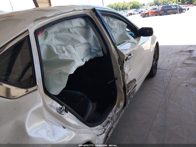 45301773 :رقم المزاد ، 1N4AL3AP1JC477261 vin ، 2018 Nissan Altima 2.5 Sr مزاد بيع