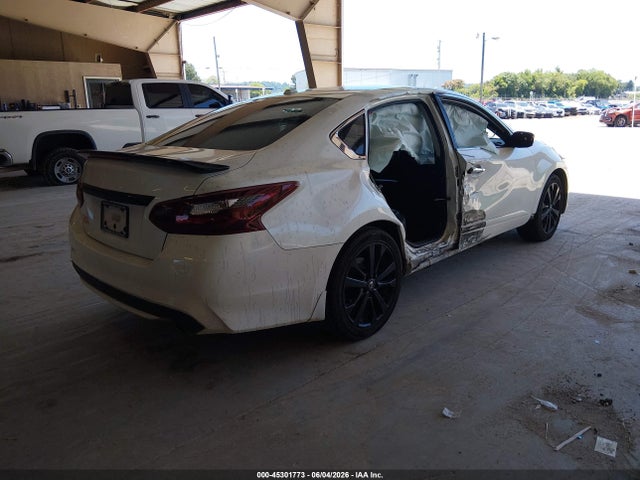 45301773 :رقم المزاد ، 1N4AL3AP1JC477261 vin ، 2018 Nissan Altima 2.5 Sr مزاد بيع