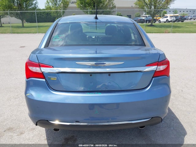 45301786 :رقم المزاد ، 1C3BC1FG4BN577425 vin ، 2011 Chrysler 200 Touring مزاد بيع