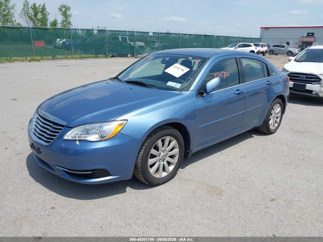 45301786 :رقم المزاد ، 1C3BC1FG4BN577425 vin ، 2011 Chrysler 200 Touring مزاد بيع