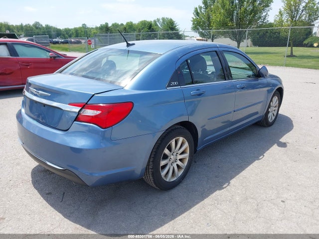 45301786 :رقم المزاد ، 1C3BC1FG4BN577425 vin ، 2011 Chrysler 200 Touring مزاد بيع