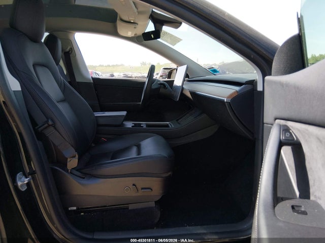 45301811 :رقم المزاد ، 5YJYGDEE6MF131662 vin ، 2021 Tesla Model Y Long Range Dual Motor All-wheel Drive مزاد بيع