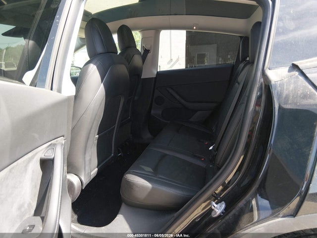 45301811 :رقم المزاد ، 5YJYGDEE6MF131662 vin ، 2021 Tesla Model Y Long Range Dual Motor All-wheel Drive مزاد بيع