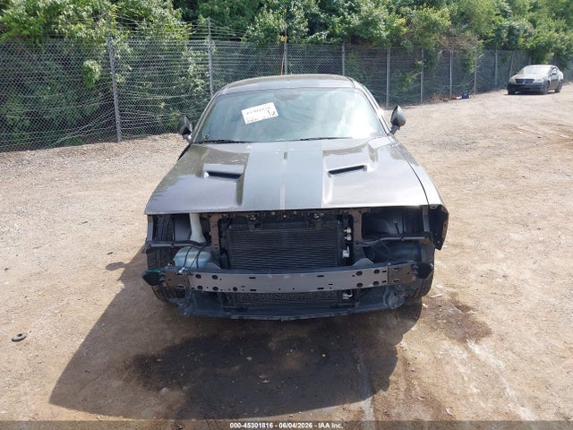 2C3CDZAG4GH137793 Dodge Challenger Sxt