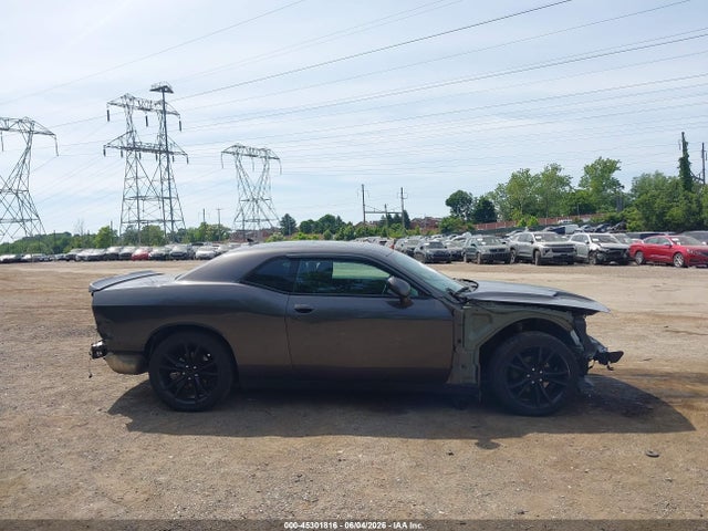 2C3CDZAG4GH137793 Dodge Challenger Sxt
