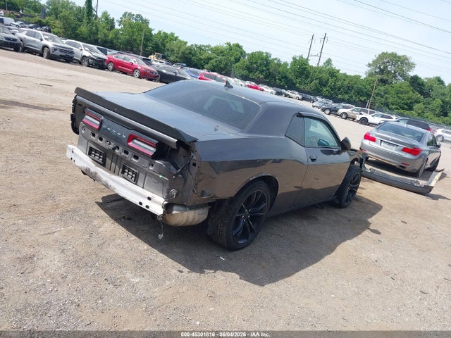 2C3CDZAG4GH137793 Dodge Challenger Sxt