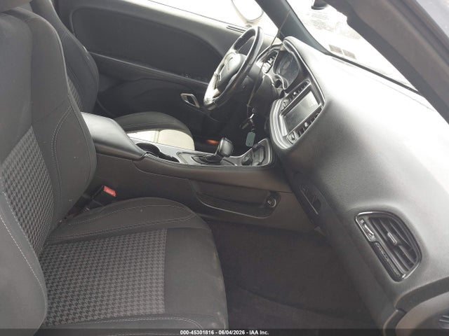 45301816 :رقم المزاد ، 2C3CDZAG4GH137793 vin ، 2016 Dodge Challenger Sxt مزاد بيع