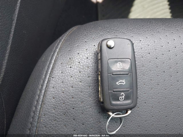 2014 Volkswagen Jetta 1.8t Se მანქანა იყიდება აუქციონზე, vin: 3VWD17AJ4EM376619, აუქციონის ნომერი: 45301842