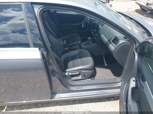 2014 Volkswagen Jetta 1.8t Se მანქანა იყიდება აუქციონზე, vin: 3VWD17AJ4EM376619, აუქციონის ნომერი: 45301842