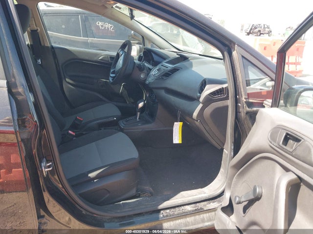 45301929 :رقم المزاد ، 3FADP4TJ7FM179805 vin ، 2015 Ford Fiesta S مزاد بيع