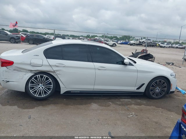 45302019 :رقم المزاد ، WBAJA9C5XKB389702 vin ، 2019 Bmw 530e Iperformance مزاد بيع