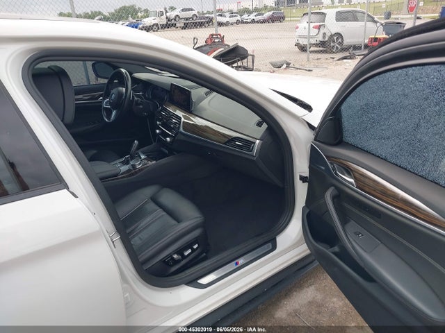 45302019 :رقم المزاد ، WBAJA9C5XKB389702 vin ، 2019 Bmw 530e Iperformance مزاد بيع