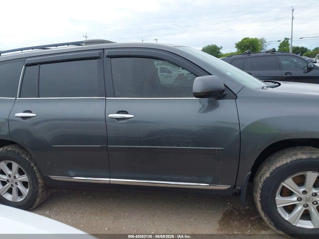 2011 Toyota Highlander Base V6 მანქანა იყიდება აუქციონზე, vin: 5TDBK3EH6BS055216, აუქციონის ნომერი: 45302130