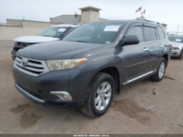 2011 Toyota Highlander Base V6 მანქანა იყიდება აუქციონზე, vin: 5TDBK3EH6BS055216, აუქციონის ნომერი: 45302130