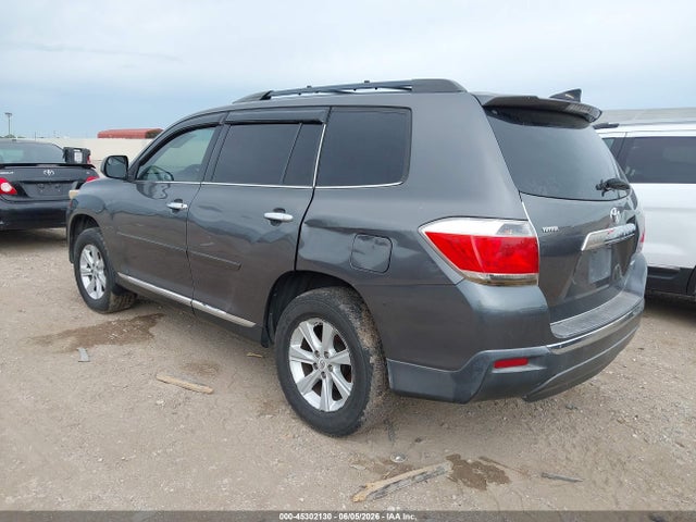 2011 Toyota Highlander Base V6 მანქანა იყიდება აუქციონზე, vin: 5TDBK3EH6BS055216, აუქციონის ნომერი: 45302130
