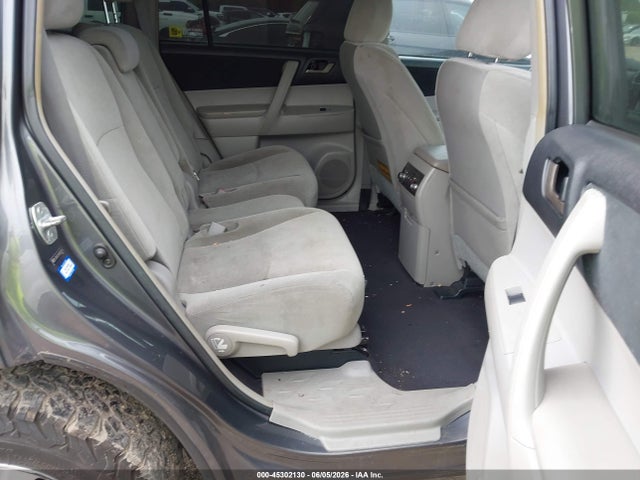 2011 Toyota Highlander Base V6 მანქანა იყიდება აუქციონზე, vin: 5TDBK3EH6BS055216, აუქციონის ნომერი: 45302130
