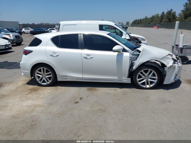 JTHKD5BH0H2288064 Lexus CT 200H