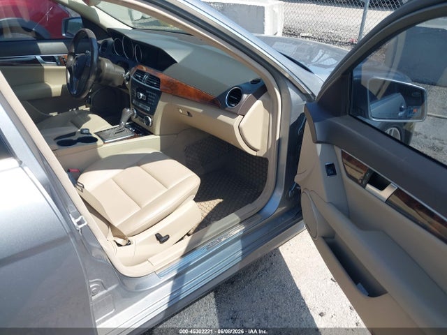 Продажа на аукционе авто 2012 Mercedes-benz C 300 Sport 4matic, vin: WDDGF8BB7CR233146, номер лота: 45302221