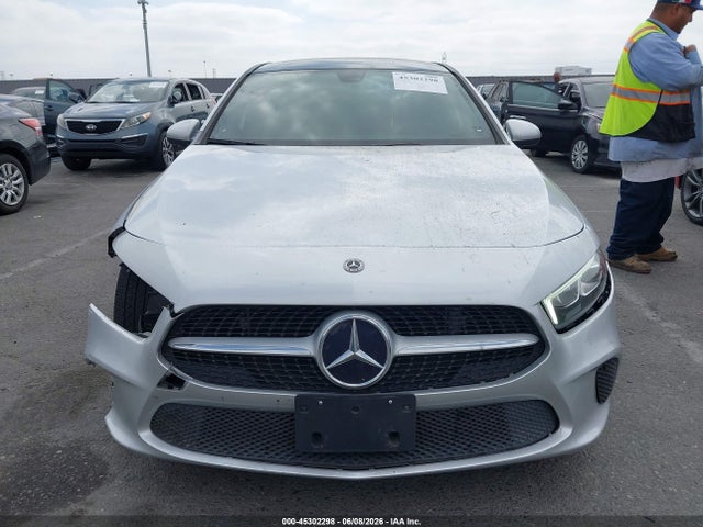 Mercedes-Benz A 220 2020 W1K3G4EB0LJ203579 Image 13