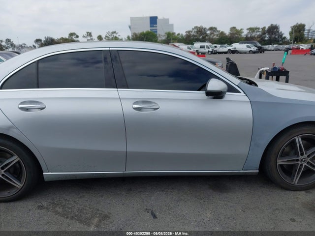 Mercedes-Benz A 220 2020 W1K3G4EB0LJ203579 Image 14