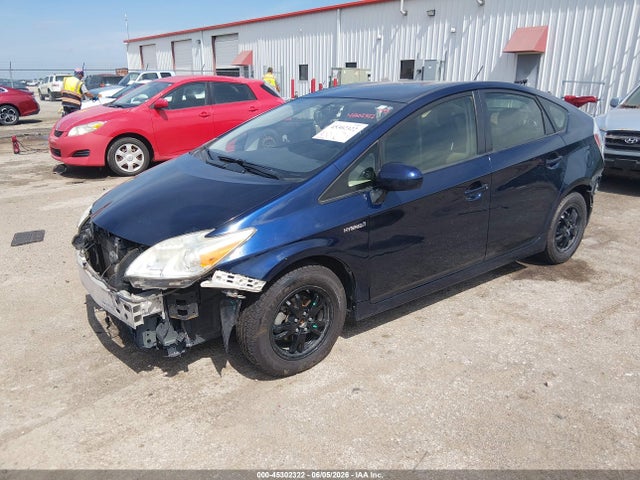 Toyota Prius Two 2015 JTDKN3DU3F0485347 Image 2