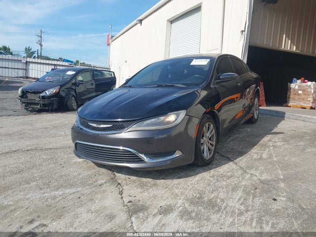 45302440 :رقم المزاد ، 1C3CCCAB5FN705432 vin ، 2015 Chrysler 200 Limited مزاد بيع