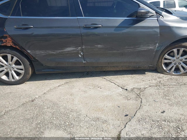 45302440 :رقم المزاد ، 1C3CCCAB5FN705432 vin ، 2015 Chrysler 200 Limited مزاد بيع