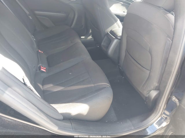 45302440 :رقم المزاد ، 1C3CCCAB5FN705432 vin ، 2015 Chrysler 200 Limited مزاد بيع