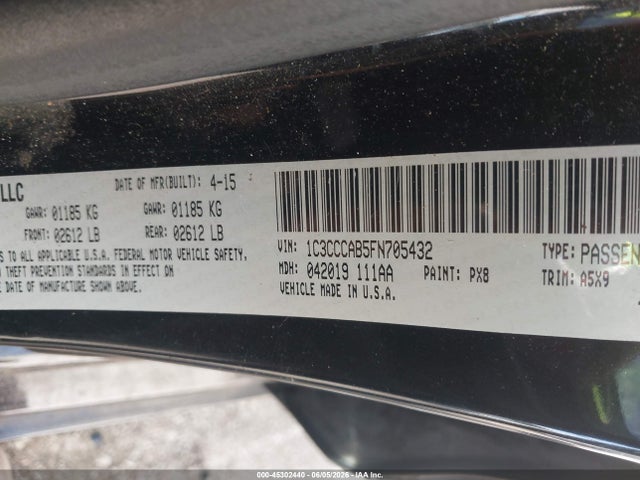 45302440 :رقم المزاد ، 1C3CCCAB5FN705432 vin ، 2015 Chrysler 200 Limited مزاد بيع