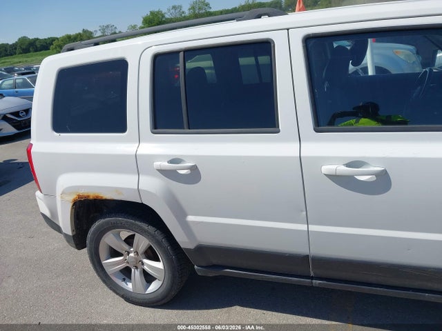 2014 Jeep Patriot Latitude მანქანა იყიდება აუქციონზე, vin: 1C4NJPFB8ED826311, აუქციონის ნომერი: 45302558