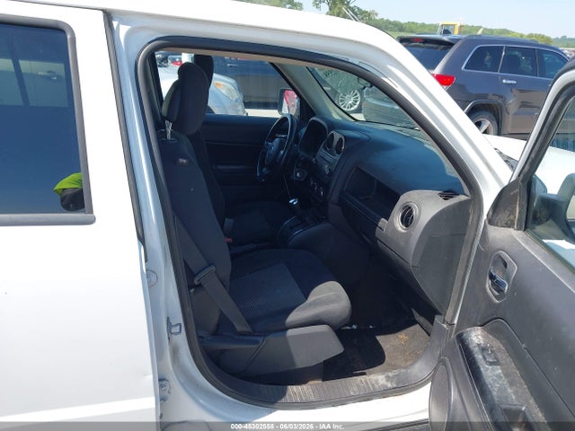 2014 Jeep Patriot Latitude მანქანა იყიდება აუქციონზე, vin: 1C4NJPFB8ED826311, აუქციონის ნომერი: 45302558