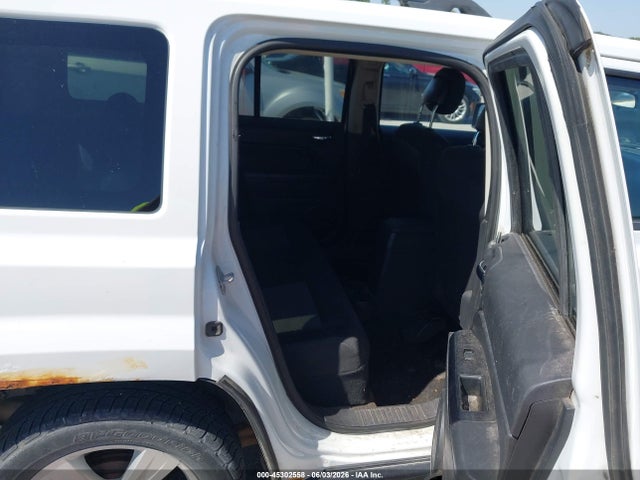 2014 Jeep Patriot Latitude მანქანა იყიდება აუქციონზე, vin: 1C4NJPFB8ED826311, აუქციონის ნომერი: 45302558