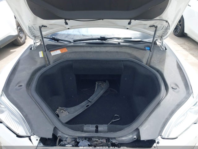 Продажа на аукционе авто 2015 Tesla Model S 60/70/85, vin: 5YJSA1E12FF110670, номер лота: 45302671