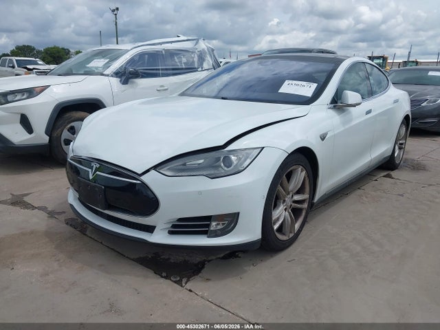 Продажа на аукционе авто 2015 Tesla Model S 60/70/85, vin: 5YJSA1E12FF110670, номер лота: 45302671