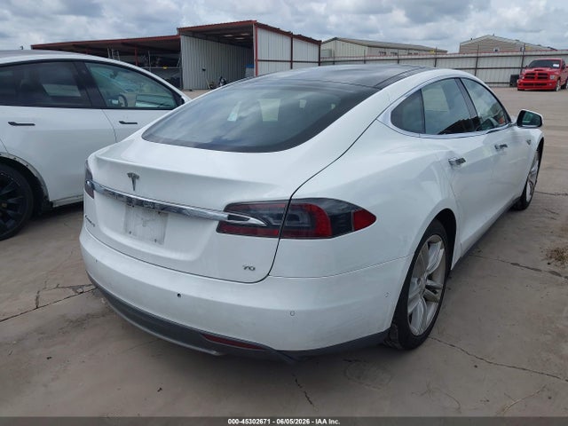 Продажа на аукционе авто 2015 Tesla Model S 60/70/85, vin: 5YJSA1E12FF110670, номер лота: 45302671