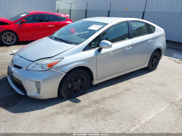 Toyota Prius Four 2015 JTDKN3DU7F0460919 Image 2
