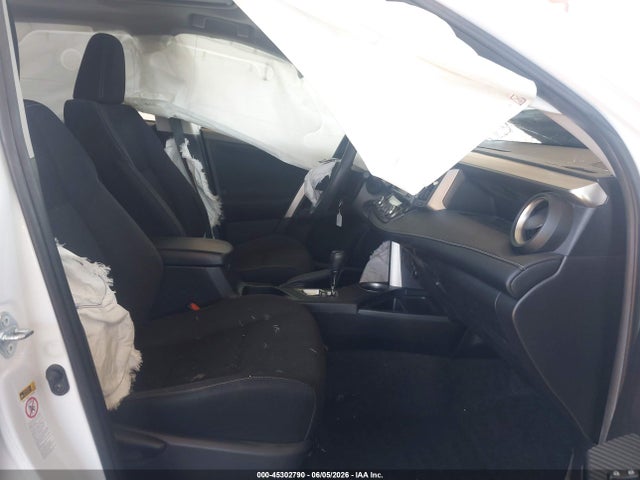 JTMRFREVXFD131548 Toyota Rav4 Xle