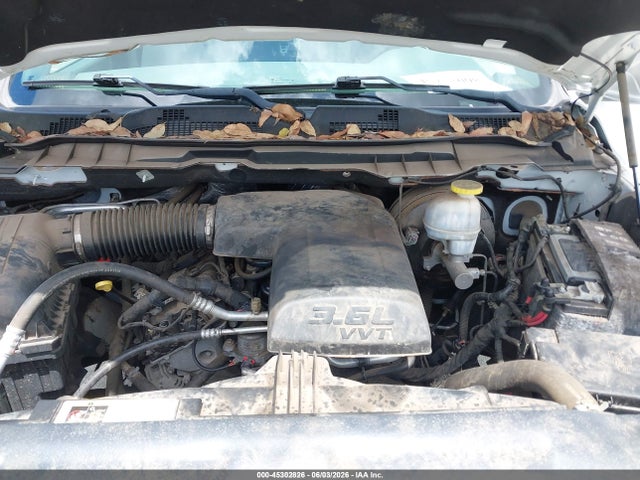 45302826 :رقم المزاد ، 3C6JR6DG8JG255407 vin ، 2018 Ram 1500 Tradesman  4x2 8' Box مزاد بيع
