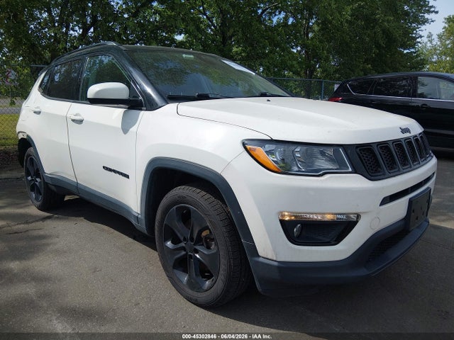 45302846 :رقم المزاد ، 3C4NJDBBXJT325719 vin ، 2018 Jeep Compass Altitude 4x4 مزاد بيع