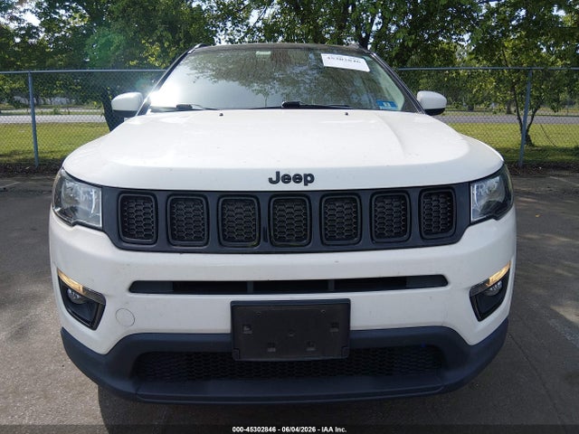 45302846 :رقم المزاد ، 3C4NJDBBXJT325719 vin ، 2018 Jeep Compass Altitude 4x4 مزاد بيع
