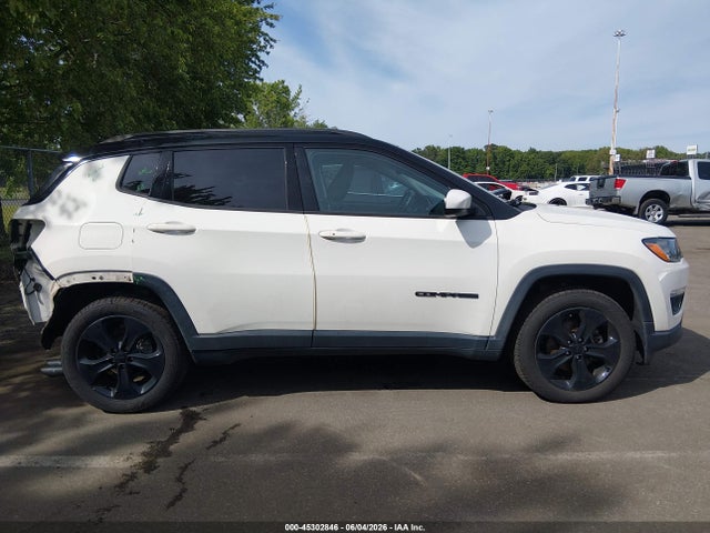 45302846 :رقم المزاد ، 3C4NJDBBXJT325719 vin ، 2018 Jeep Compass Altitude 4x4 مزاد بيع